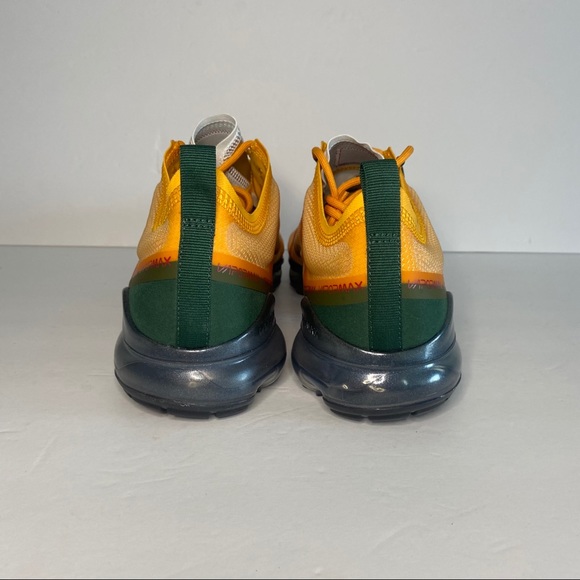 nike vapormax canyon gold